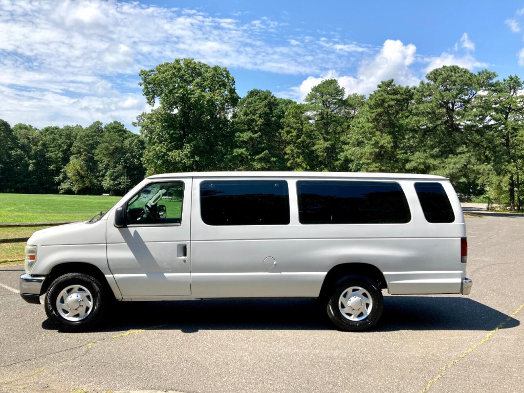 2013 Ford Econoline Image 4