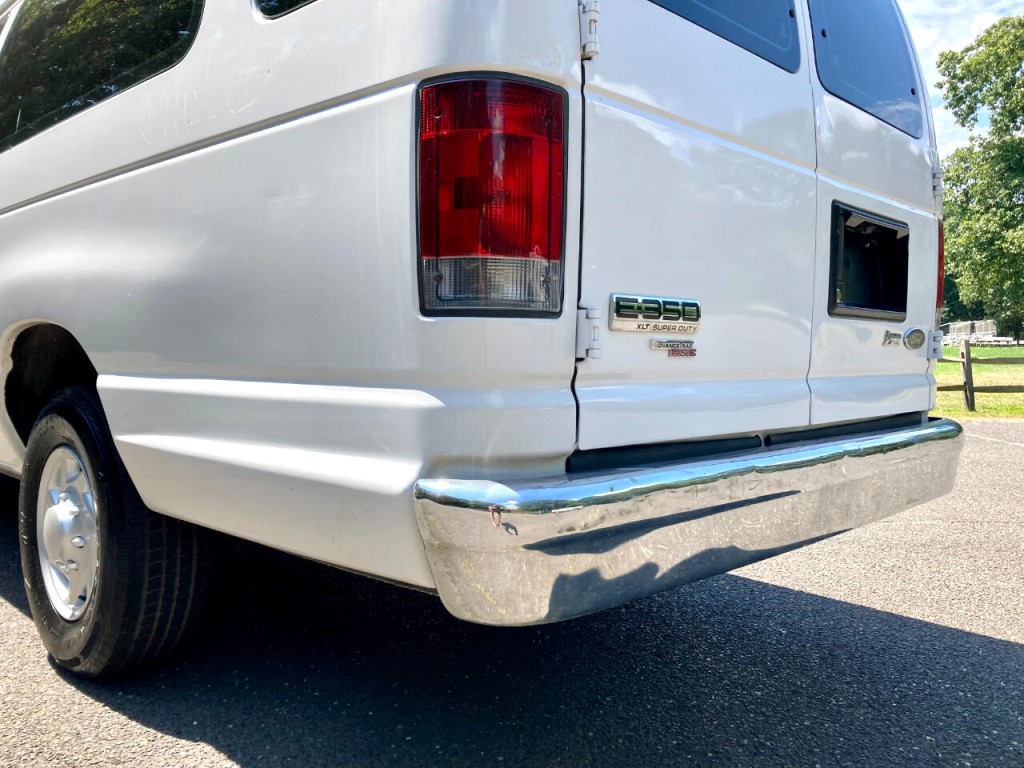 2013 Ford Econoline Image 6