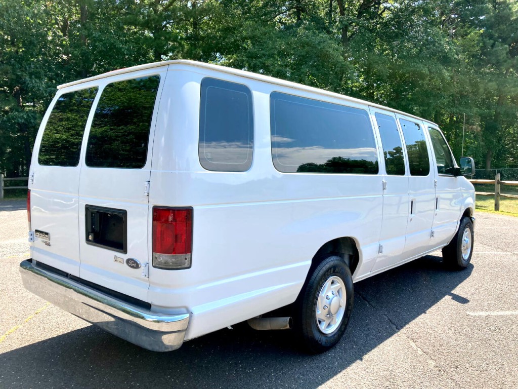 2013 Ford Econoline Image 7