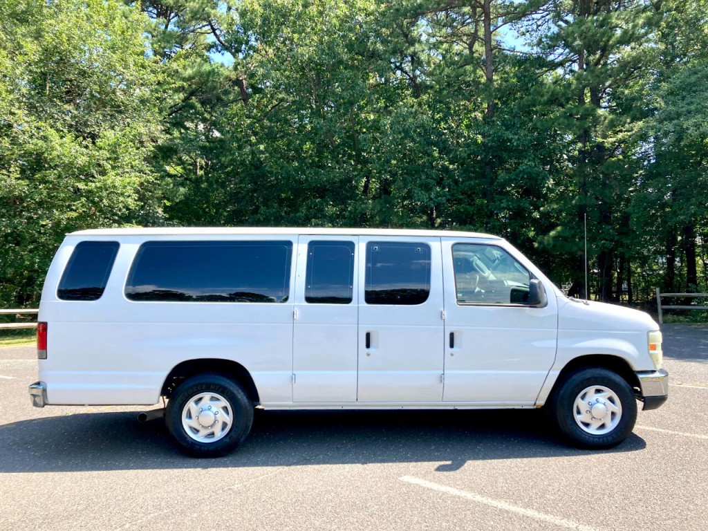 2013 Ford Econoline Image 8
