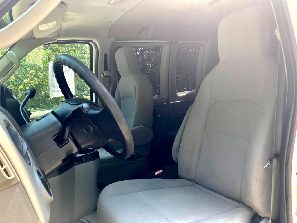 2013 Ford Econoline Image 13