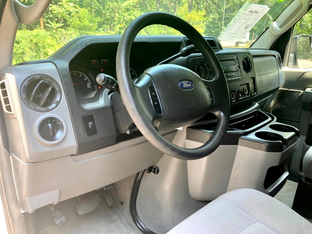 2013 Ford Econoline Image 15