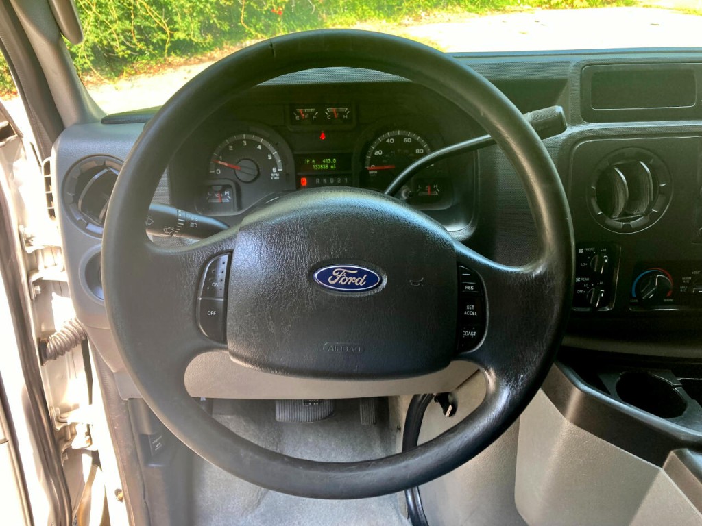 2013 Ford Econoline Image 16