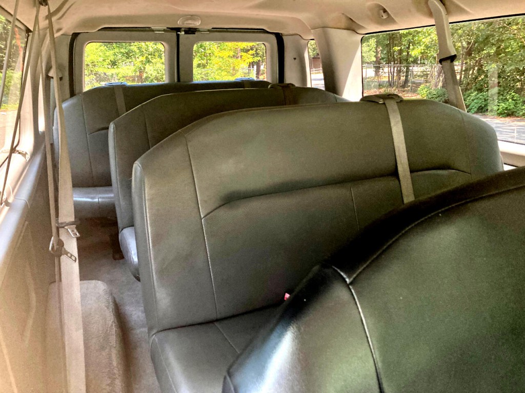 2013 Ford Econoline Image 36