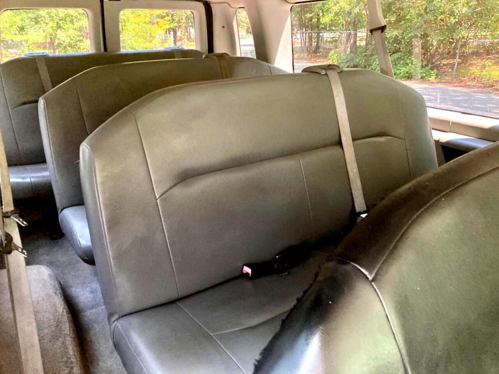 2013 Ford Econoline Image 38