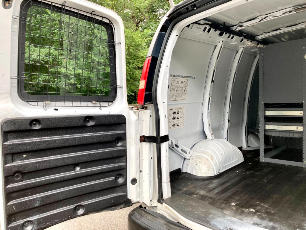 2011 Chevrolet Express Image 7