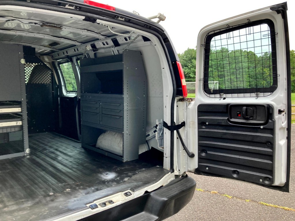 2011 Chevrolet Express Image 11