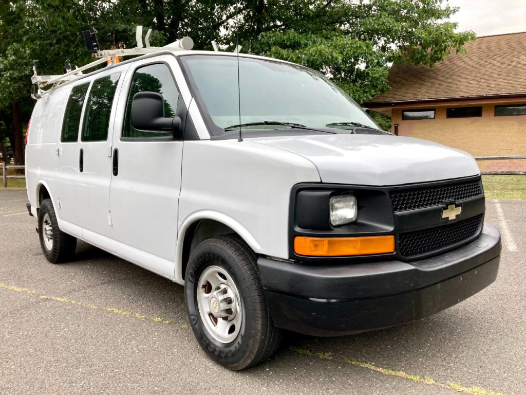 2011 Chevrolet Express Image 14