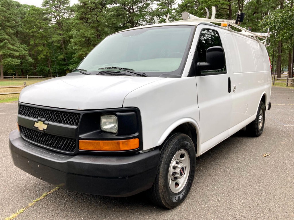 2011 Chevrolet Express Image 15