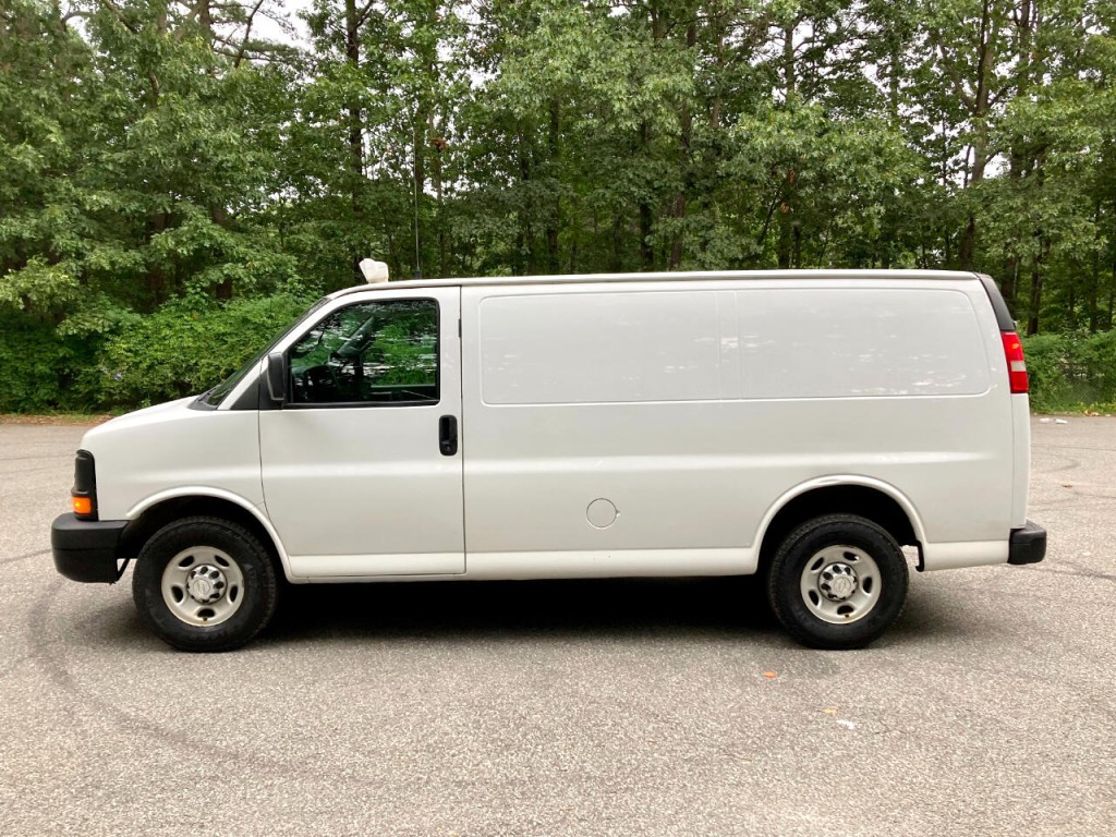 2016 Chevrolet Express Image 4