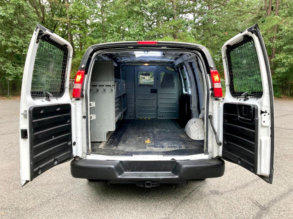 2016 Chevrolet Express Image 7