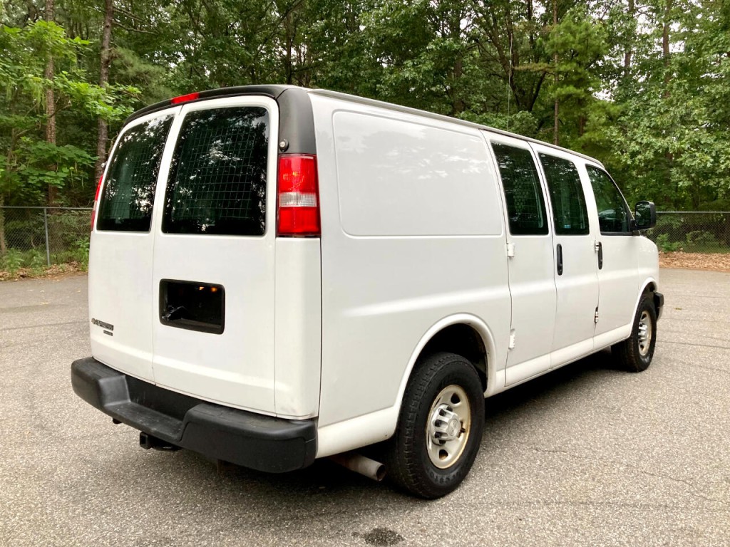 2016 Chevrolet Express Image 13