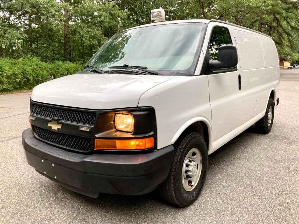2016 Chevrolet Express Image 16