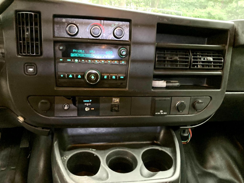 2016 Chevrolet Express Image 24