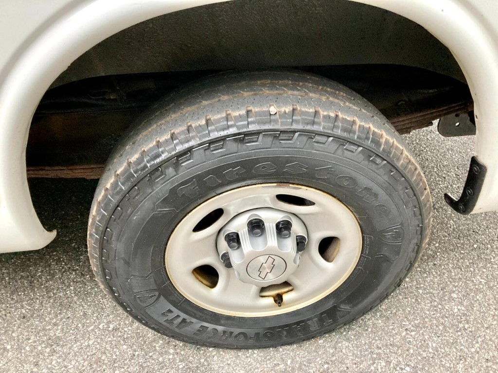 2016 Chevrolet Express Image 28
