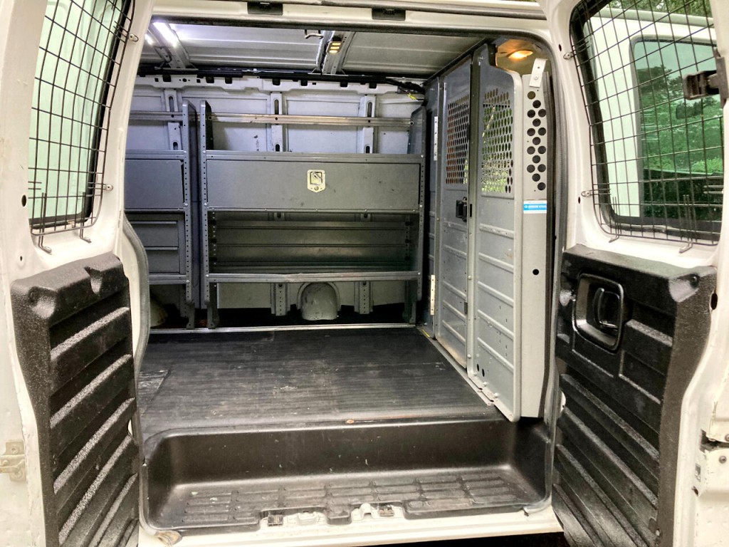 2016 Chevrolet Express Image 31
