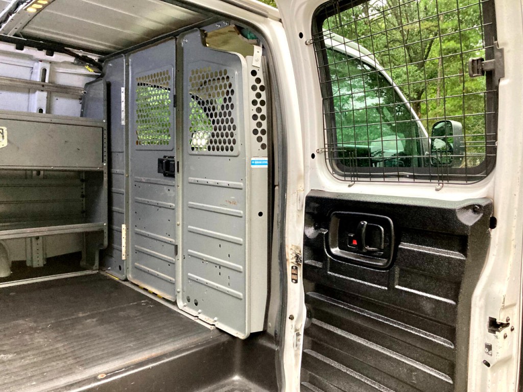 2016 Chevrolet Express Image 32
