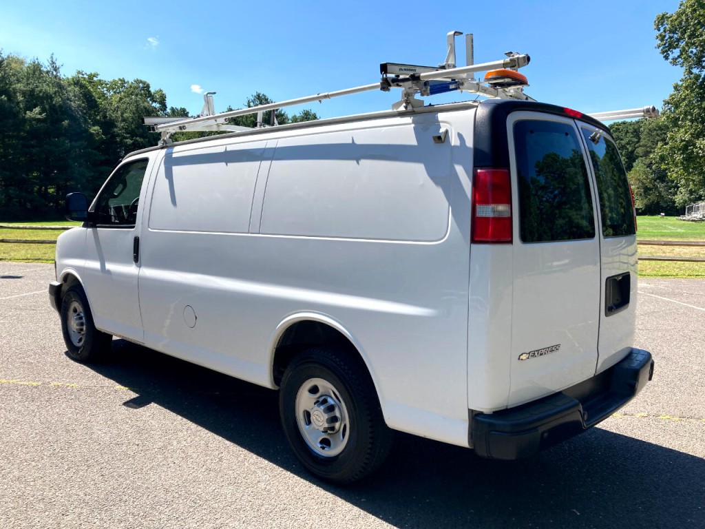 2019 Chevrolet Express Image 4