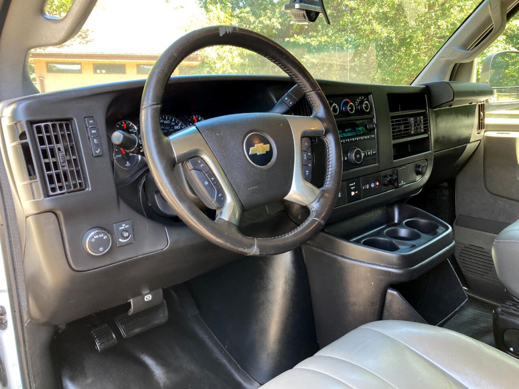 2019 Chevrolet Express Image 14