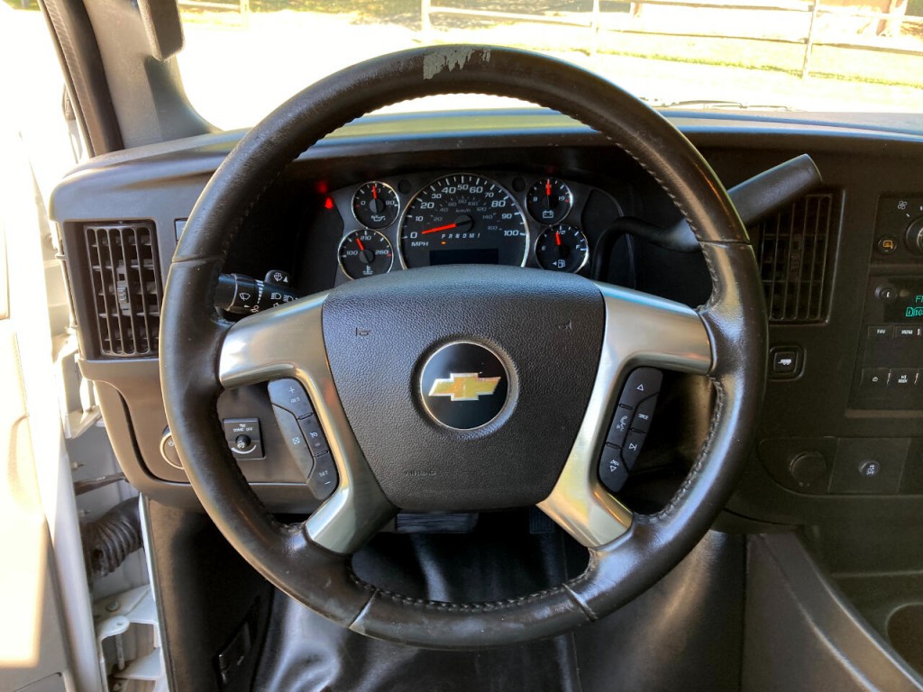 2019 Chevrolet Express Image 16