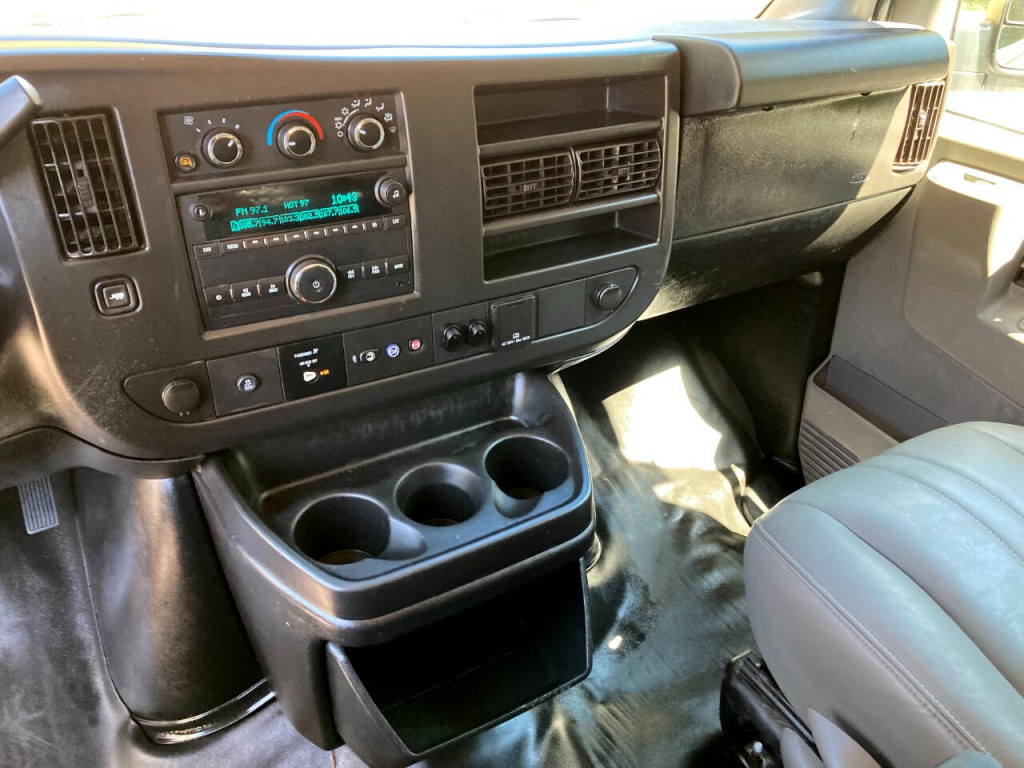 2019 Chevrolet Express Image 18