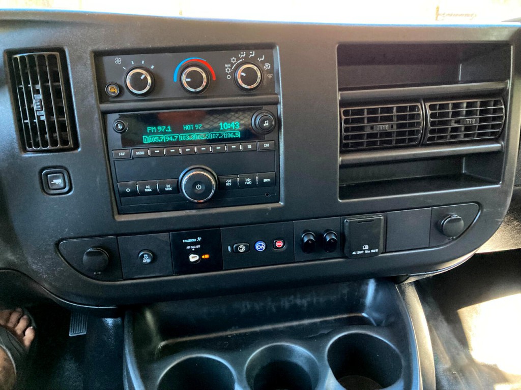2019 Chevrolet Express Image 19
