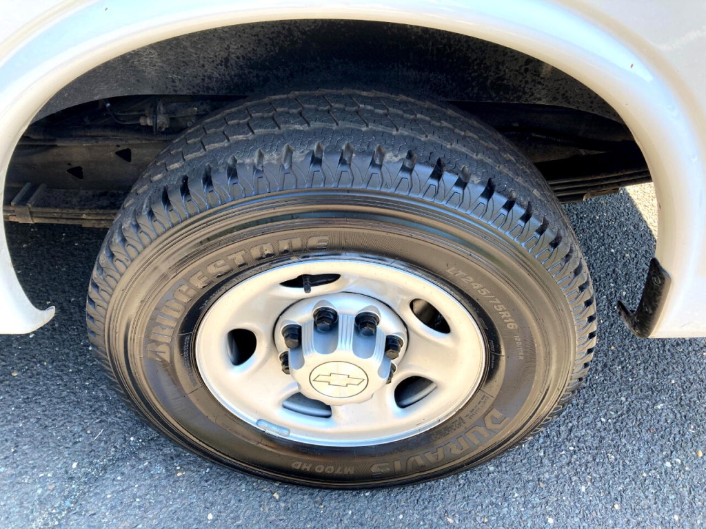 2019 Chevrolet Express Image 27