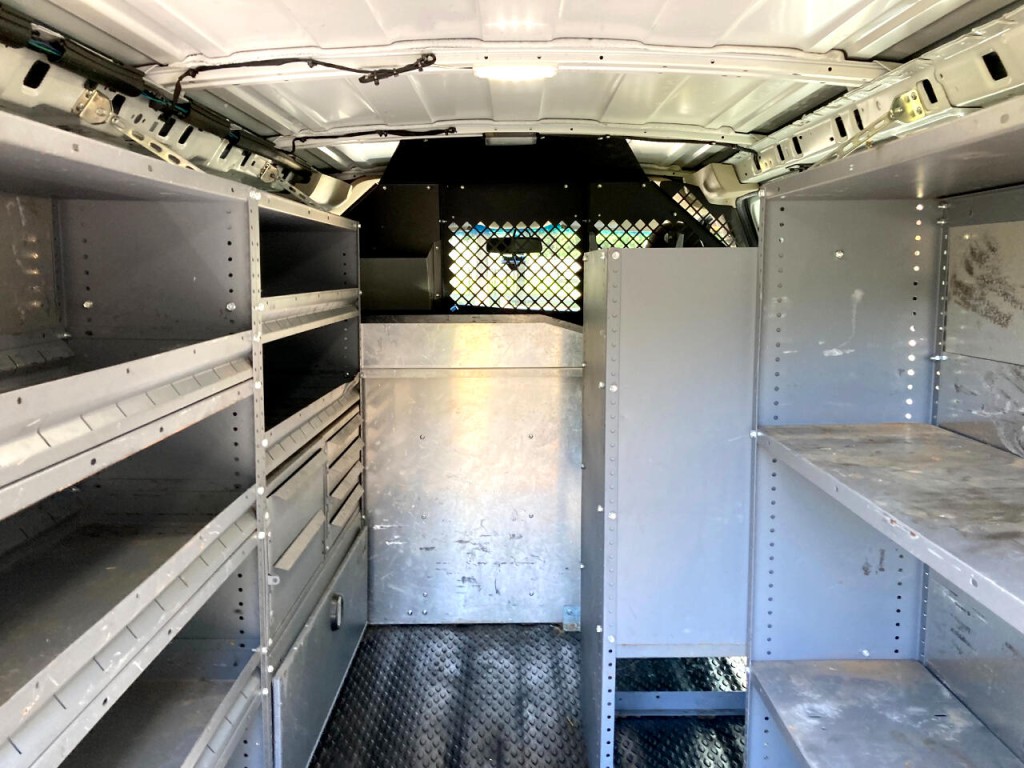2019 Chevrolet Express Image 32
