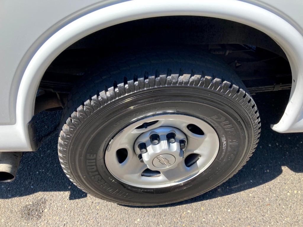 2019 Chevrolet Express Image 35