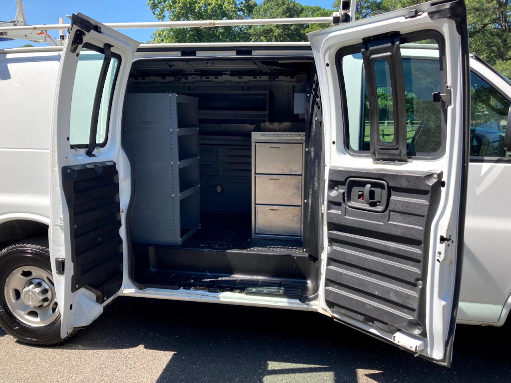 2019 Chevrolet Express Image 36