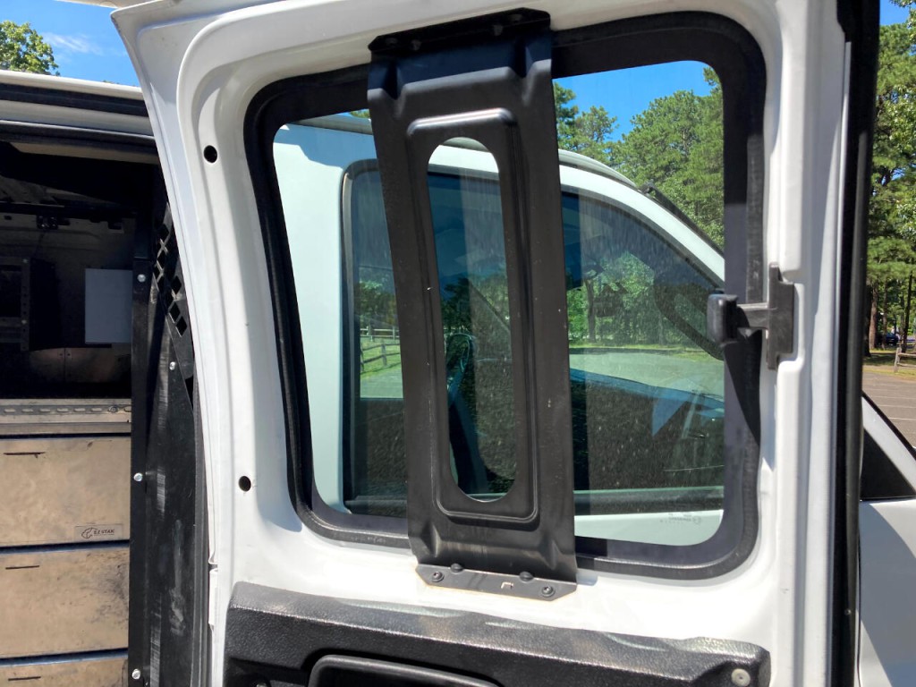 2019 Chevrolet Express Image 37