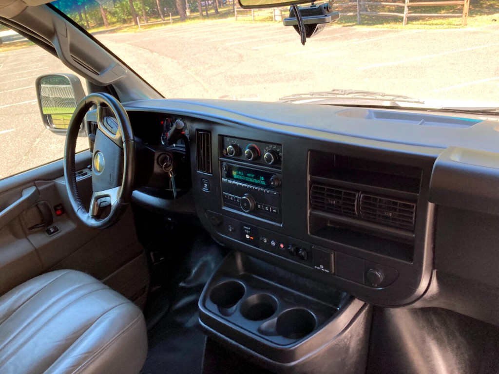 2019 Chevrolet Express Image 44