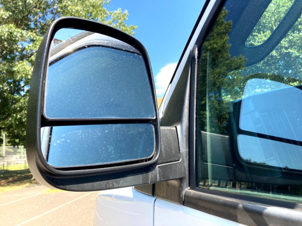 2019 Chevrolet Express Image 48