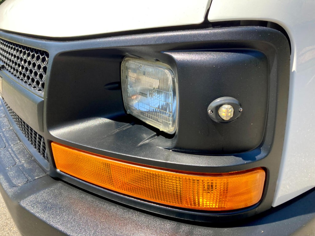 2015 Chevrolet Express Image 3