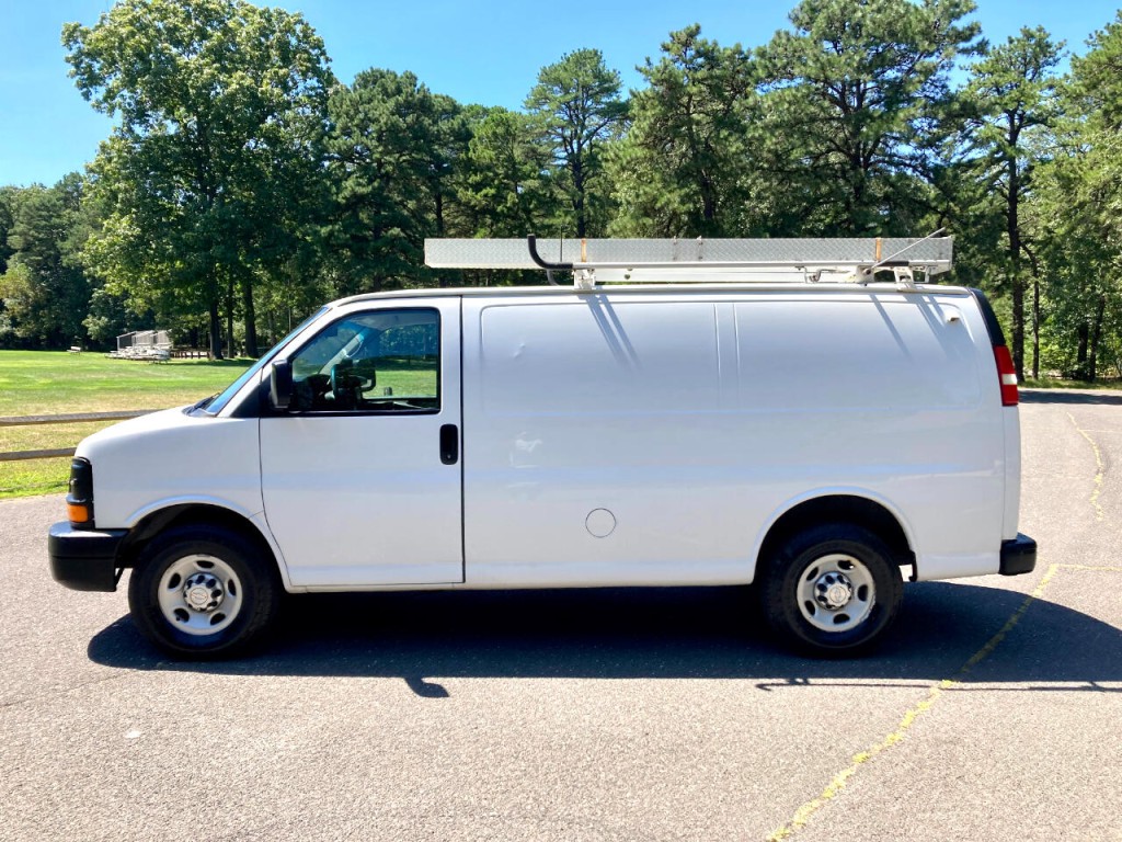 2015 Chevrolet Express Image 5