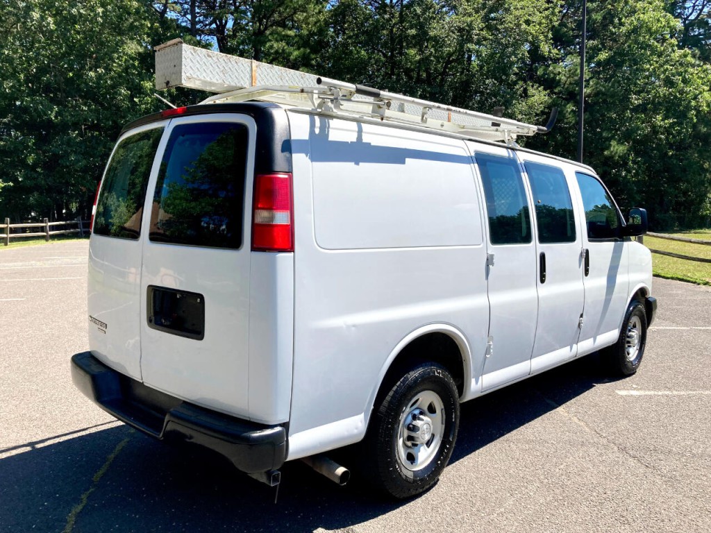 2015 Chevrolet Express Image 8