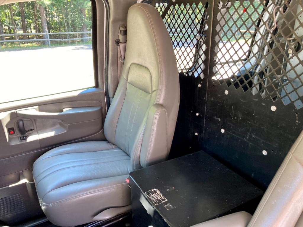 2015 Chevrolet Express Image 16