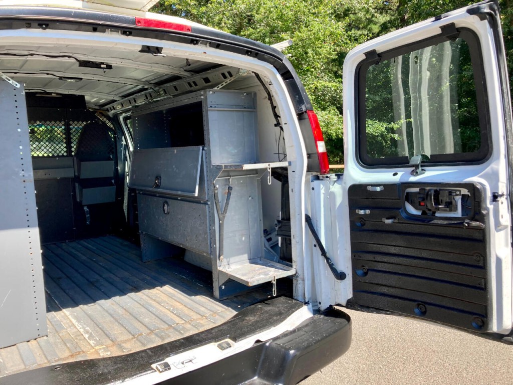 2015 Chevrolet Express Image 32