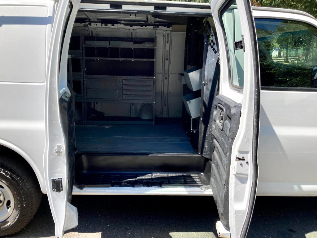 2015 Chevrolet Express Image 34