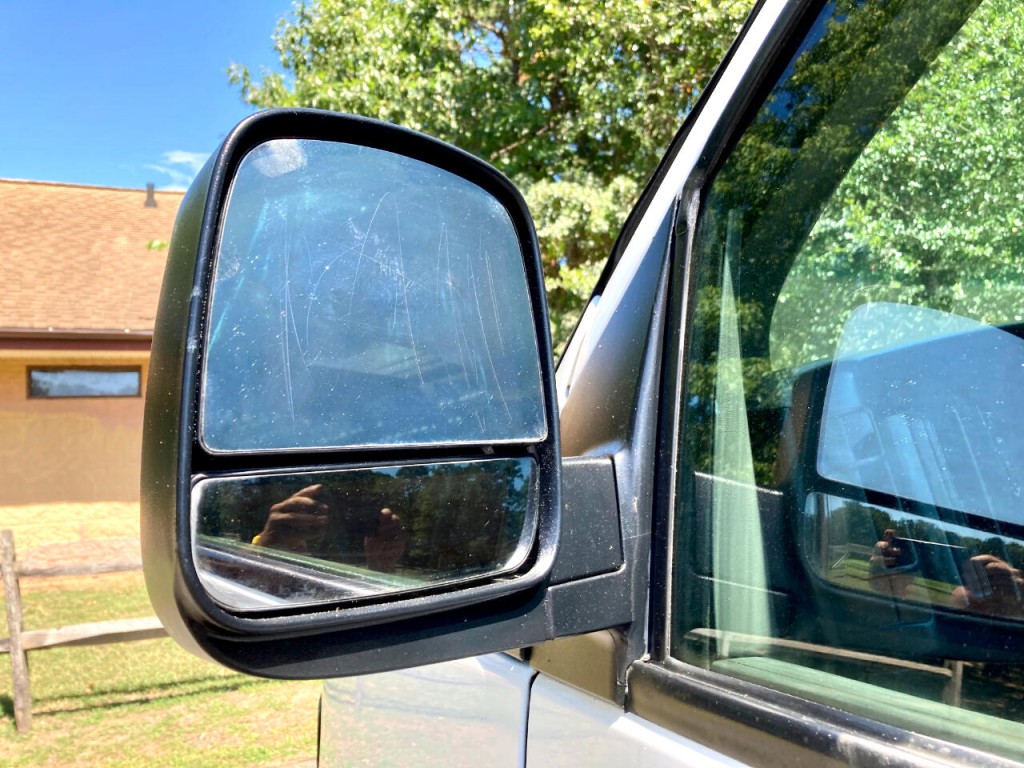 2015 Chevrolet Express Image 46