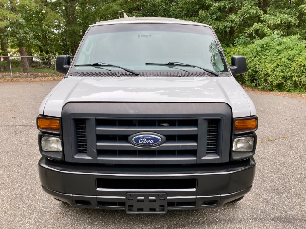 2014 Ford Econoline Image 2