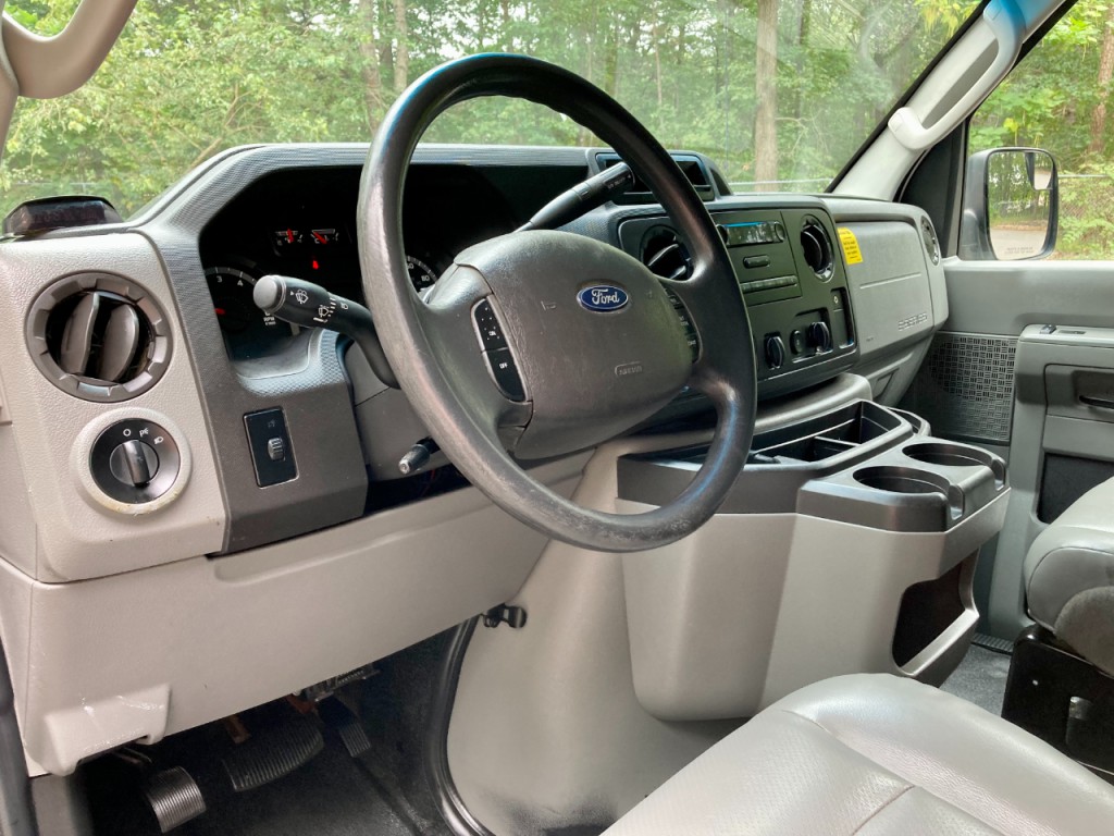 2014 Ford Econoline Image 20