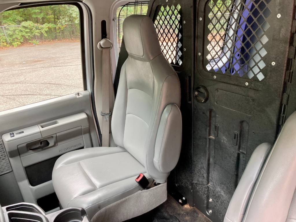 2014 Ford Econoline Image 21