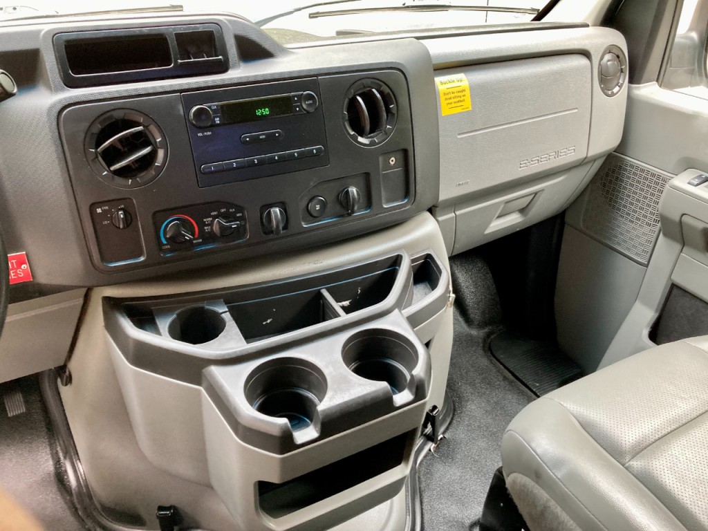 2014 Ford Econoline Image 22