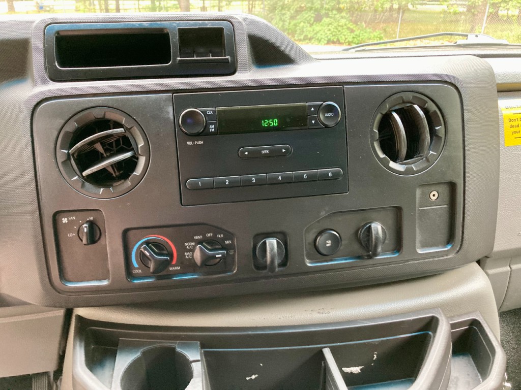 2014 Ford Econoline Image 23