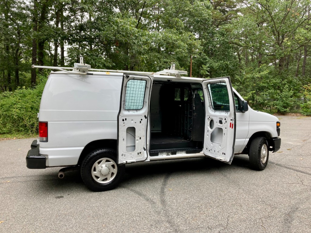 2014 Ford Econoline Image 33