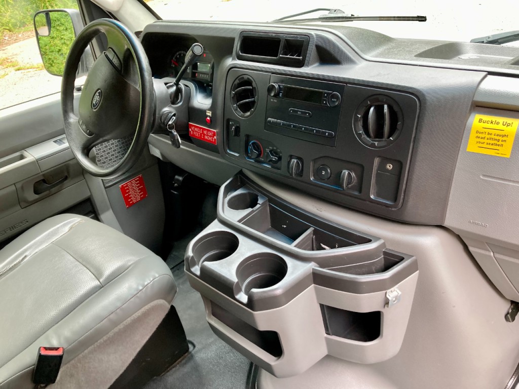 2014 Ford Econoline Image 39