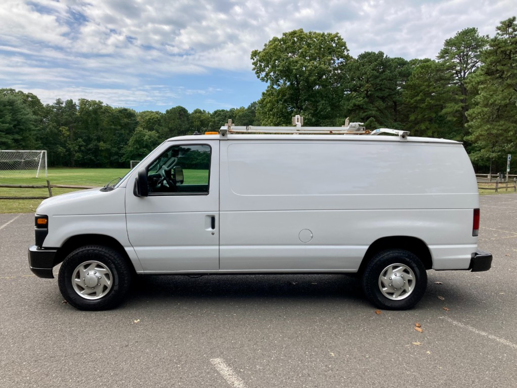 2011 Ford Econoline Image 4