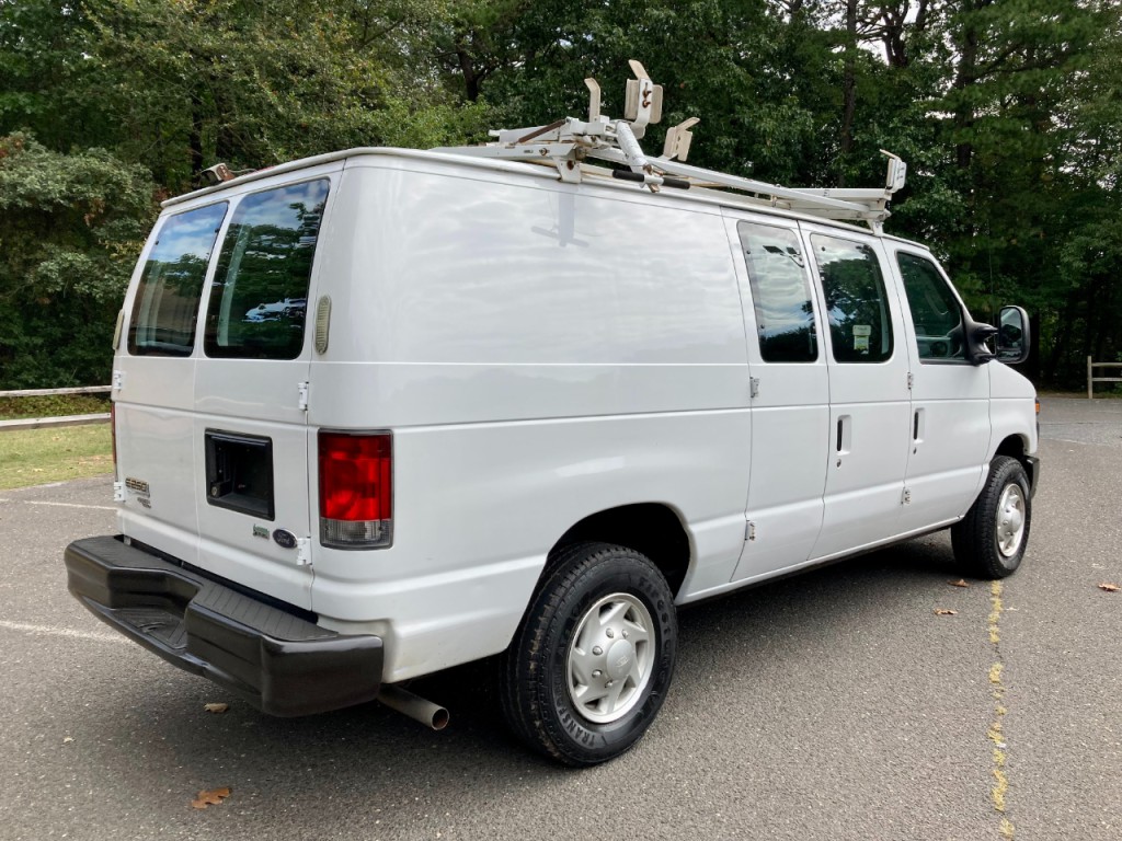 2011 Ford Econoline Image 14