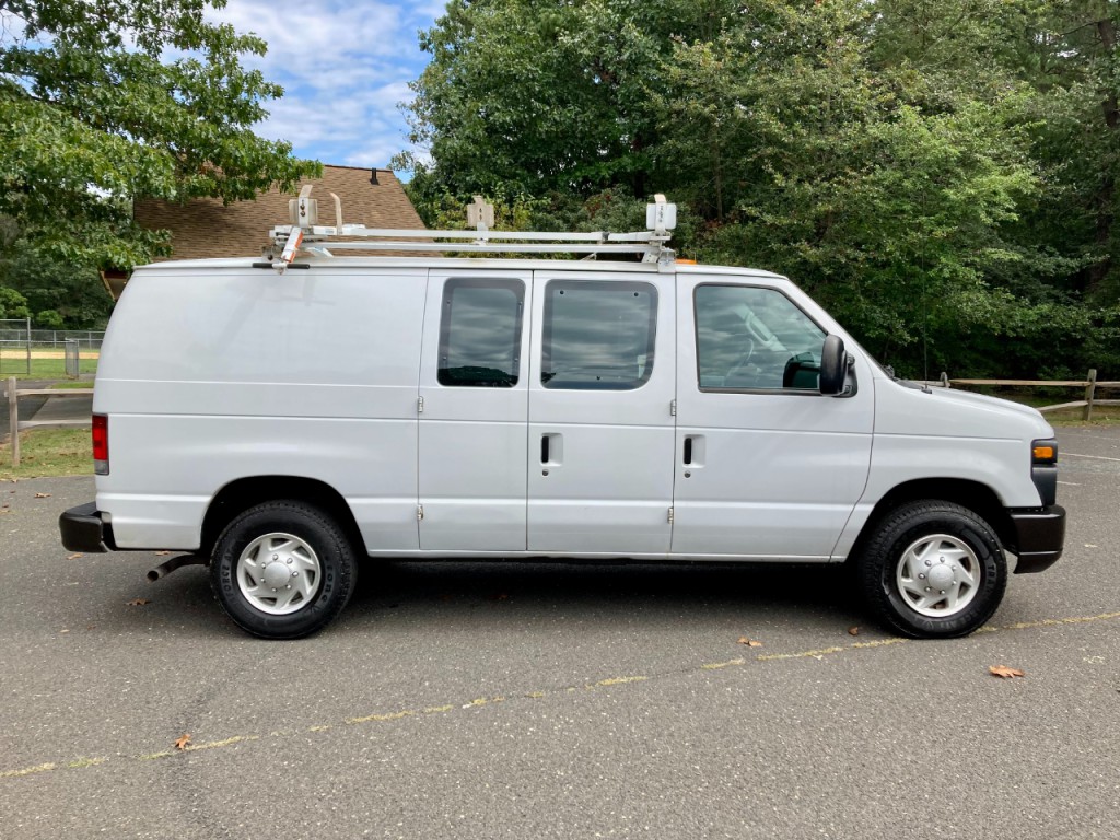 2011 Ford Econoline Image 15
